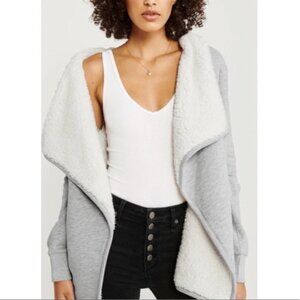 Abercrombie & Fitch Gray Sherpa-Lined Women's Sweater
